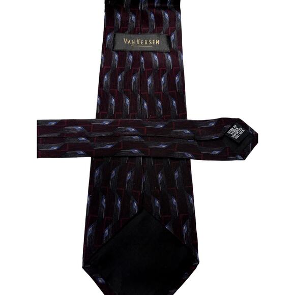 VANHEUSEN Men's Red 100% Silk Pattern Neck Tie - Picture 5 of 5